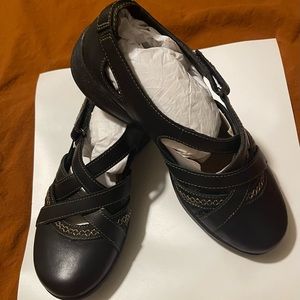 Clarks Roseville St Black sandal wide width size 8W